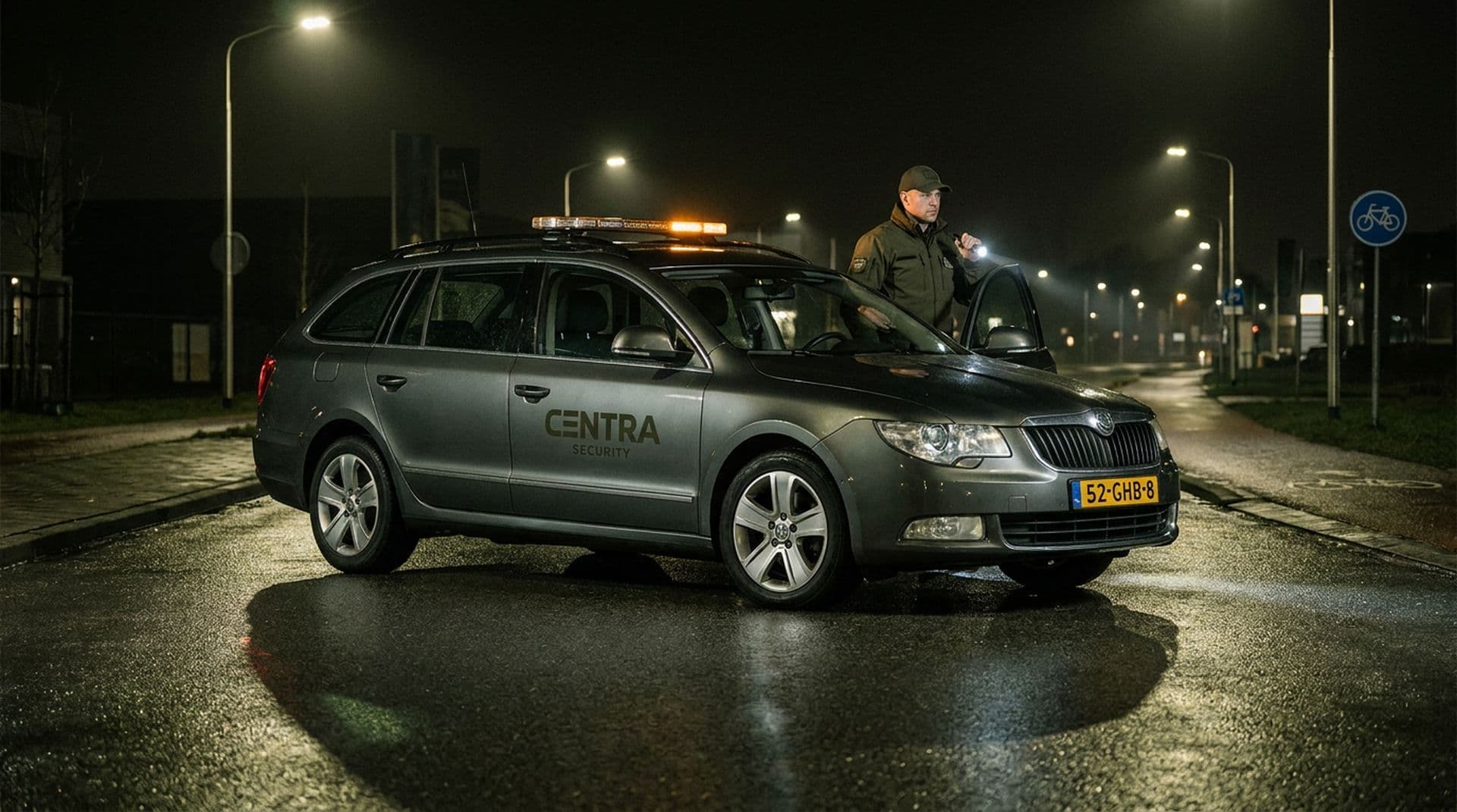 Surveillancewagen van Centra Security op een bedrijventerrein